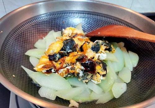 吃佛手瓜还用打皮吗视频,佛手瓜去不去皮？视频揭秘烹饪技巧